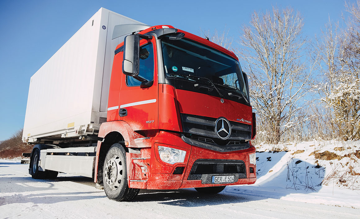 Η παραγωγή του eActros έχει προγραμματιστεί για αργότερα φέτος, με τους ανθρώπους της Mercedes-Benz να τονίζουν πως στην τελική του έκδοση το ηλεκτρικό φορτηγό, θα είναι σημαντικά ανώτερο από το πρωτότυπο σε όρους αυτονομίας, απόδοσης και ασφάλειας.
