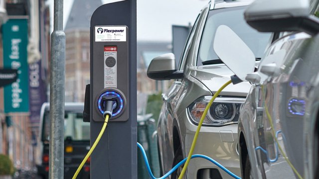 Το μεγαλύτερο δίκτυο φόρτισης ηλεκτρικών οχημάτων