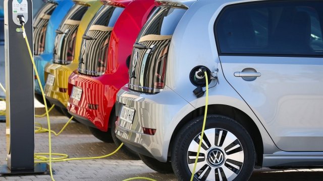 Τη Θάσο επισκέπτεται κλιμάκιο της VW προκειμένου να πραγματοποιήσει επιτόπια αξιολόγηση των στοιχείων που απαιτούνται για τη μελέτη σκοπιμότητας που εκπονεί αυτή την περίοδο η γερμανική αυτοκινητοβιομηχανία, που αφορά σε προγράμματα ηλεκτροκίνησης σε διάφορα νησιά.