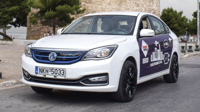 Στη Θεσσαλονίκη με το ηλεκτρικό ταξί Dongfeng E70